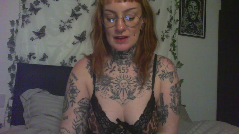 TaraNoire's Streamate show and profile