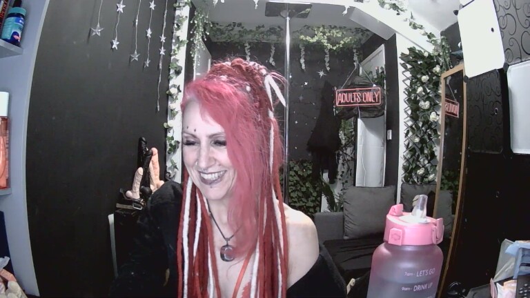 SkySparks's Streamate show and profile