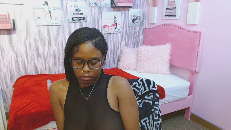 SymoneMonae's Streamate show and profile