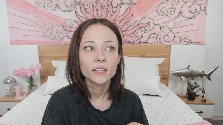 LisaPearly's Streamate show and profile