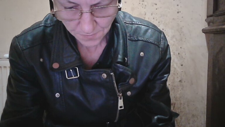 yougeny's Streamate show and profile