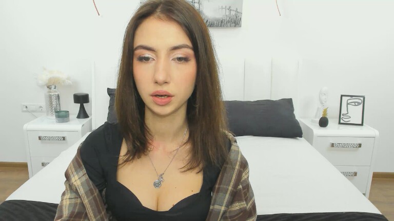 SarahTray's Streamate show and profile