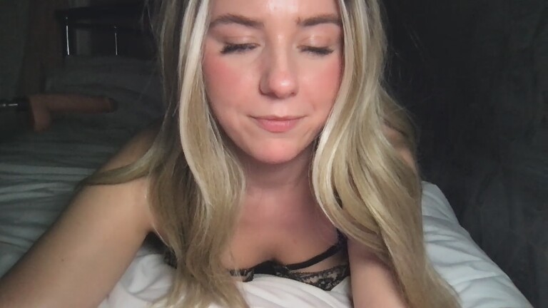 Bella808's Streamate show and profile